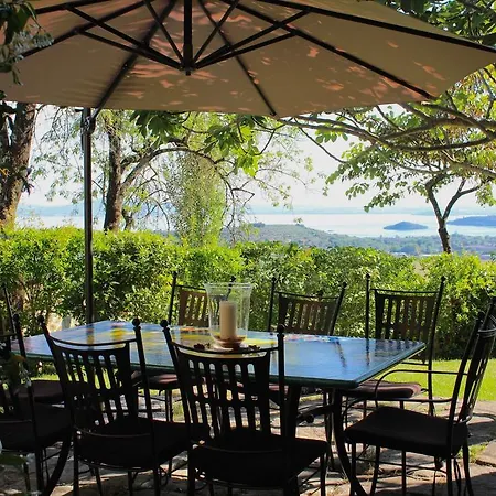 On The Hill Trasimeno Lake View ヴィラ *
